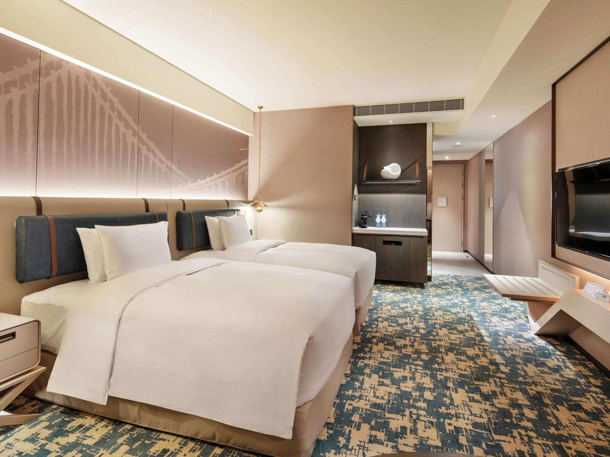 Hilton Taipei Sinban Hotel New Taipei City Екстериор снимка