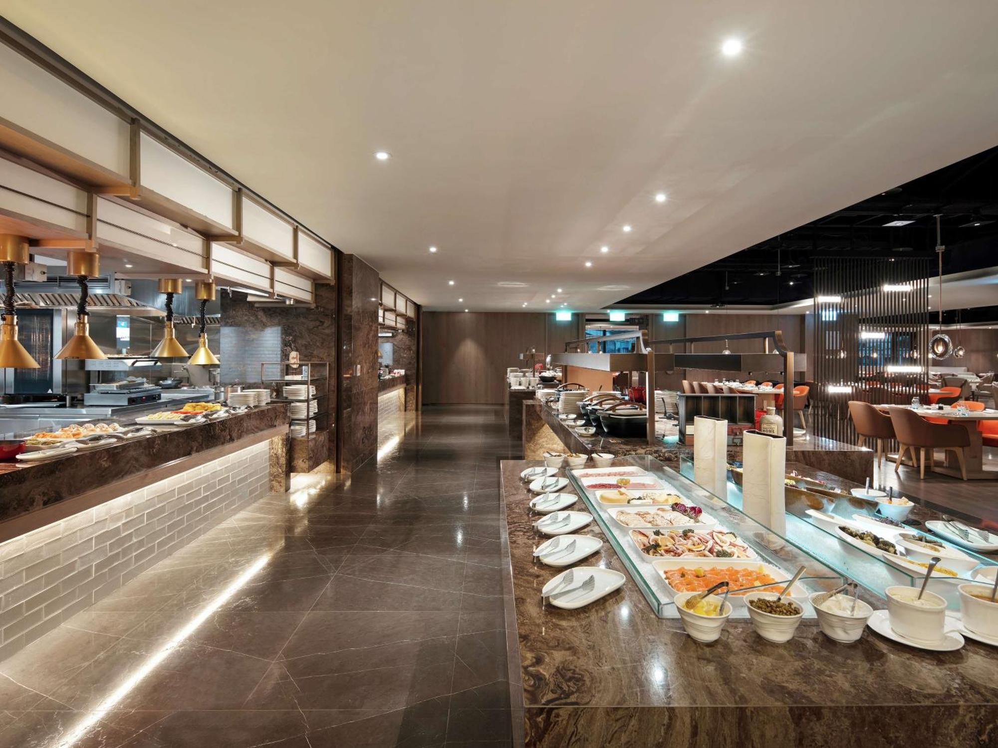 Hilton Taipei Sinban Hotel New Taipei City Екстериор снимка